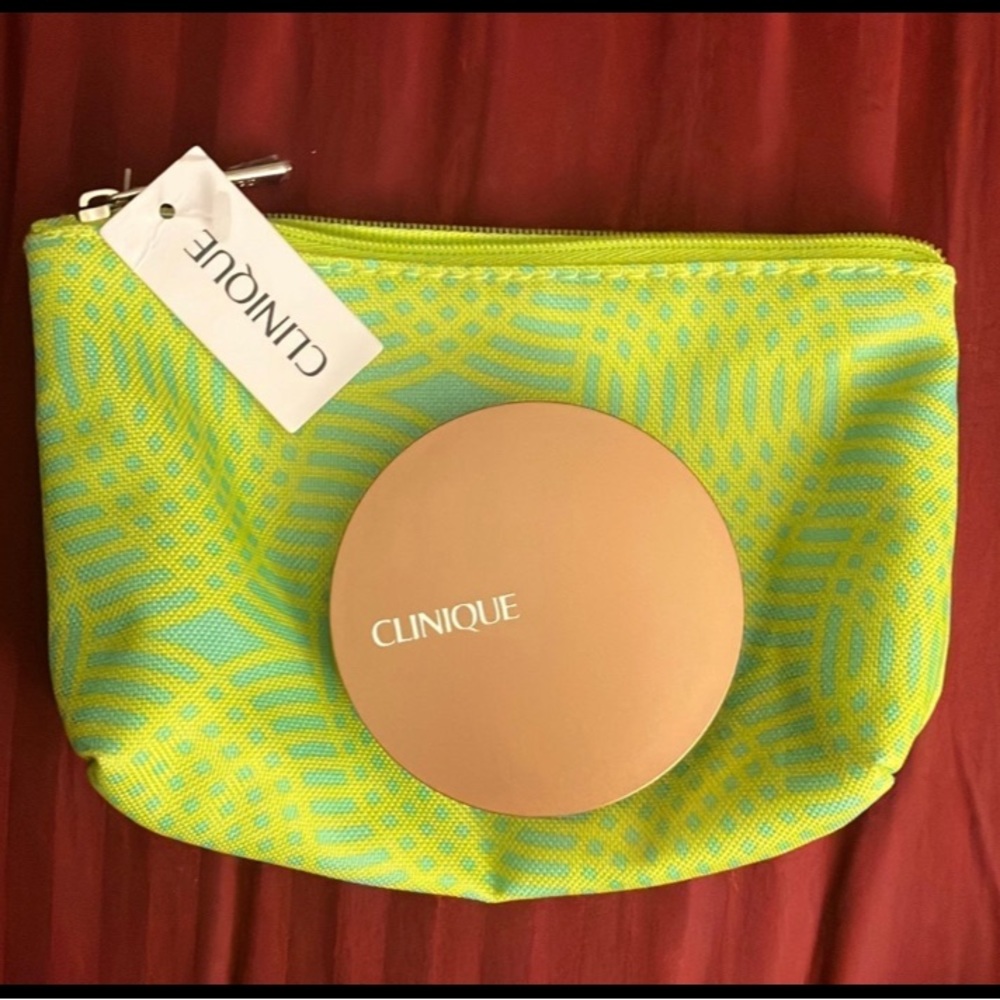 Clinique true bronze pressed powder bronzer -02 Sunkissed plus cosmetics bag